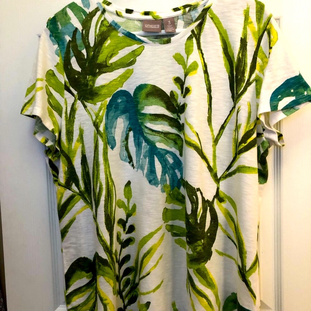 2 for $20 Chico's Palm Leaves Top⬇️